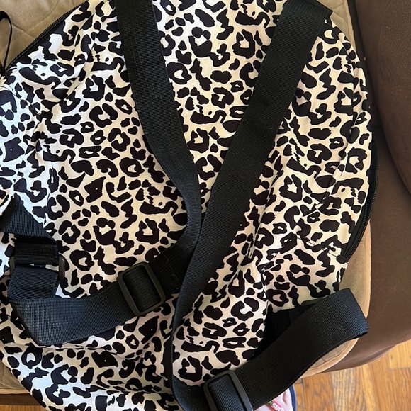 Back pack - Picture 3 of 3